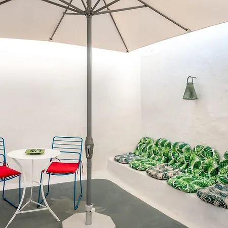 Casa Lion خانيا